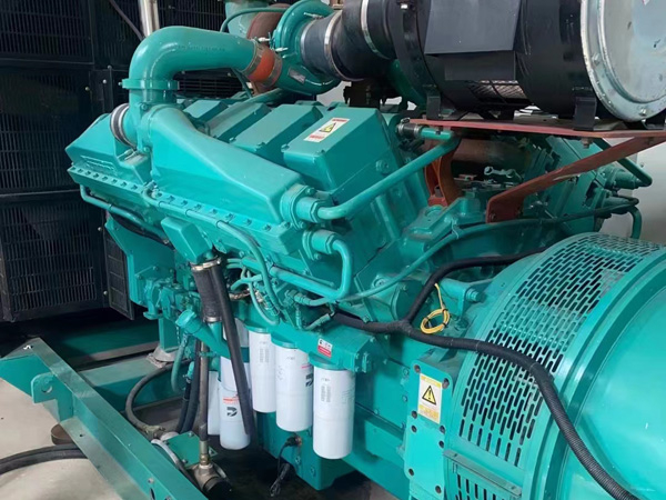 江城更换100kW柴油发电机组机油时，需要注意哪些事项？